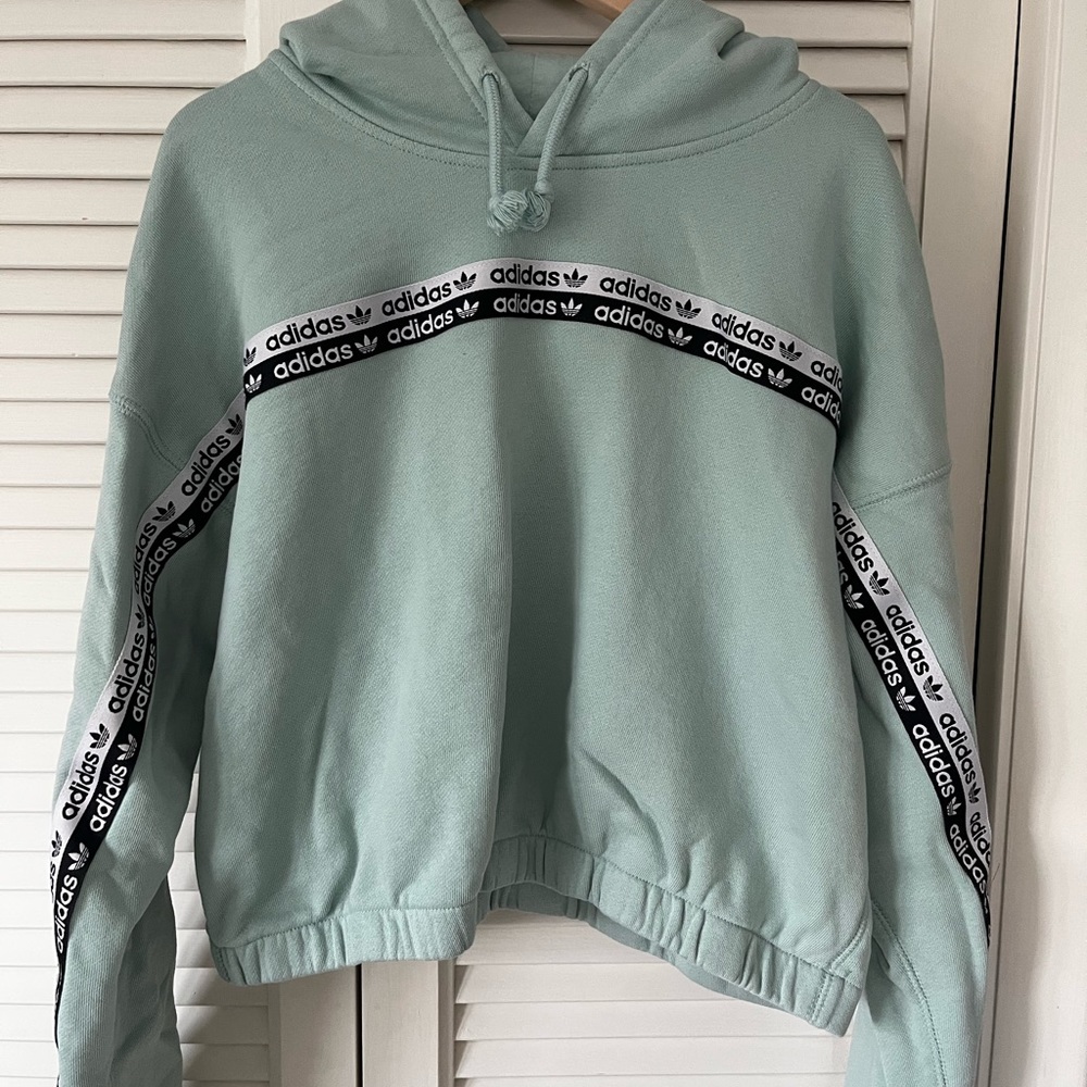 Adidas- mint Cropped sweatshirt